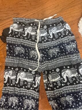 Men’s Black & White Elephant Print Bottoms, purchased in Thailand. Size M